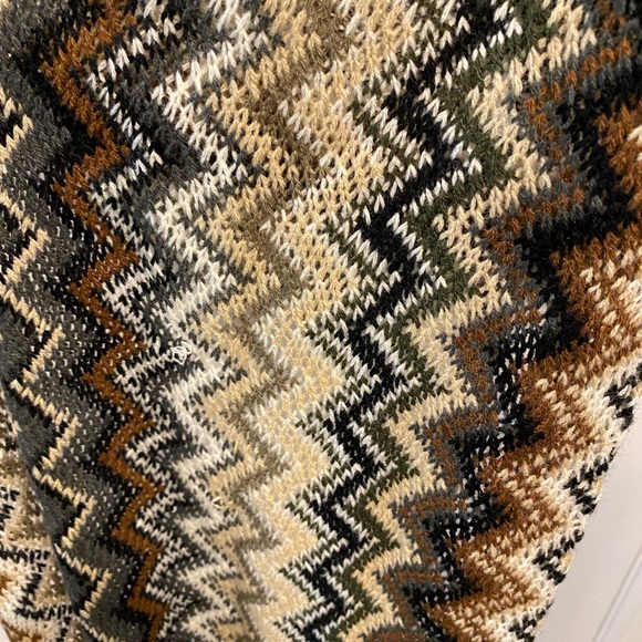 Pretty Earth Tone Colors Chevron Print Knit Infinity Scarf Lightweight - Picture 5 of 7